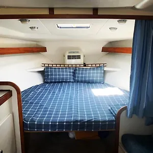 cozy-private-two-rooms-yacht-in-barcelona-port-forum.topbarcelonahotels.com/